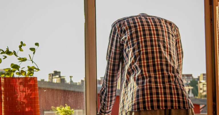 男性更年期（LOH症候群）とは？活力低下の原因と対策