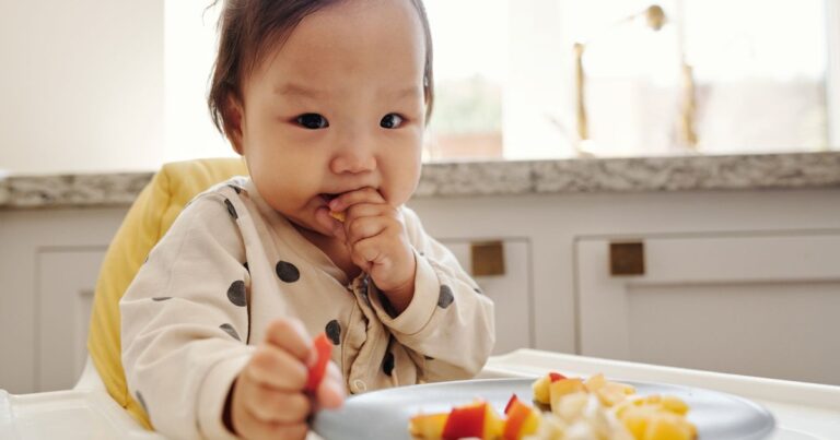 赤ちゃんのよだれかぶれ｜正しい洗い方とワセリン保護