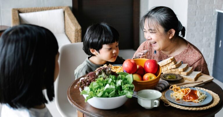 노인 소화불량, 부드러운 밥상보다 먼저 할 일