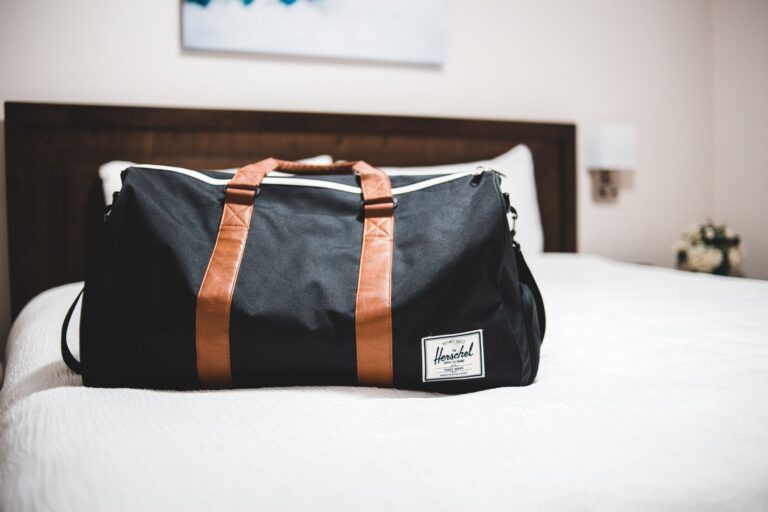 Vaginal Birth vs. C-Section: Recovery & Hospital Bag Guide