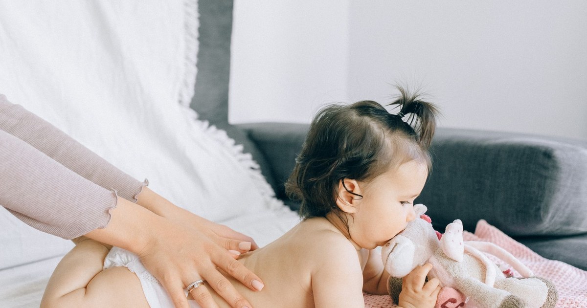 Child Eczema at Night: The 3-Minute Moisturizing Rule